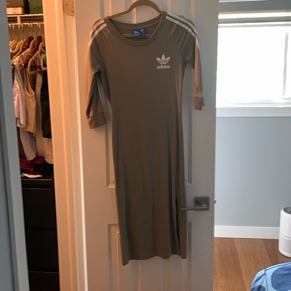 Adidas bodycon dress khaki green - Picture 3 of 3